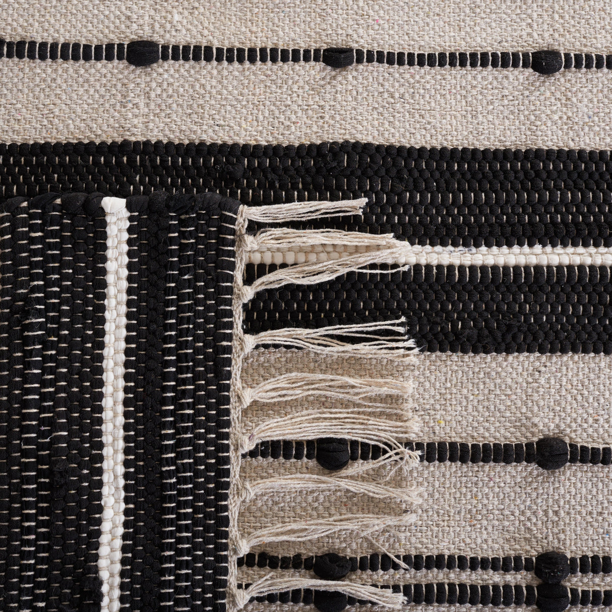 Safavieh Striped Kilim Stk206B Beige/Black Rug.