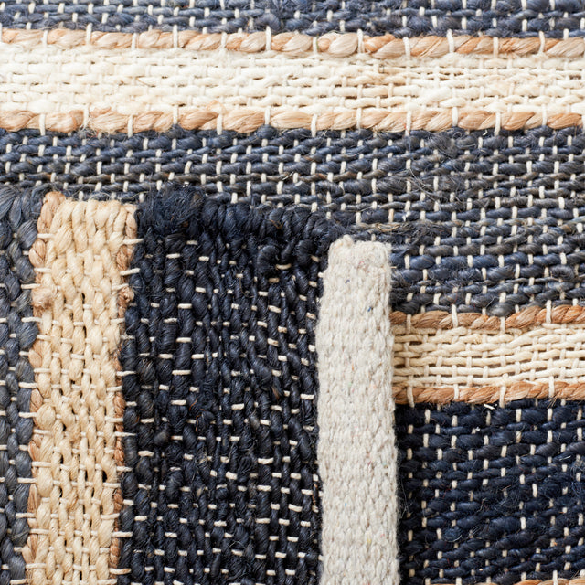 Safavieh Striped Kilim Stk318H Charcoal/Ivory Rug.