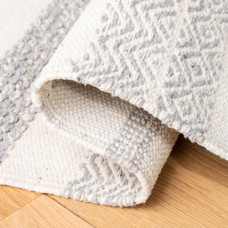 Safavieh Striped Kilim Stk501A Ivory/Grey Rugs.