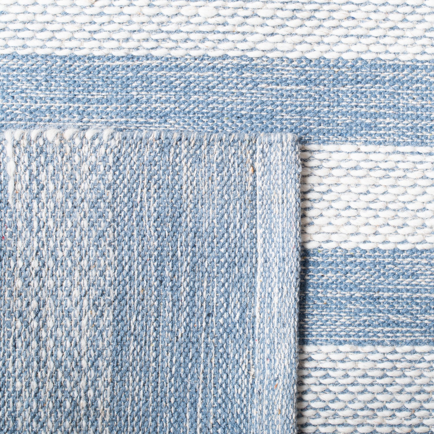 Safavieh Striped Kilim Stk504A Ivory/Blue Rugs.