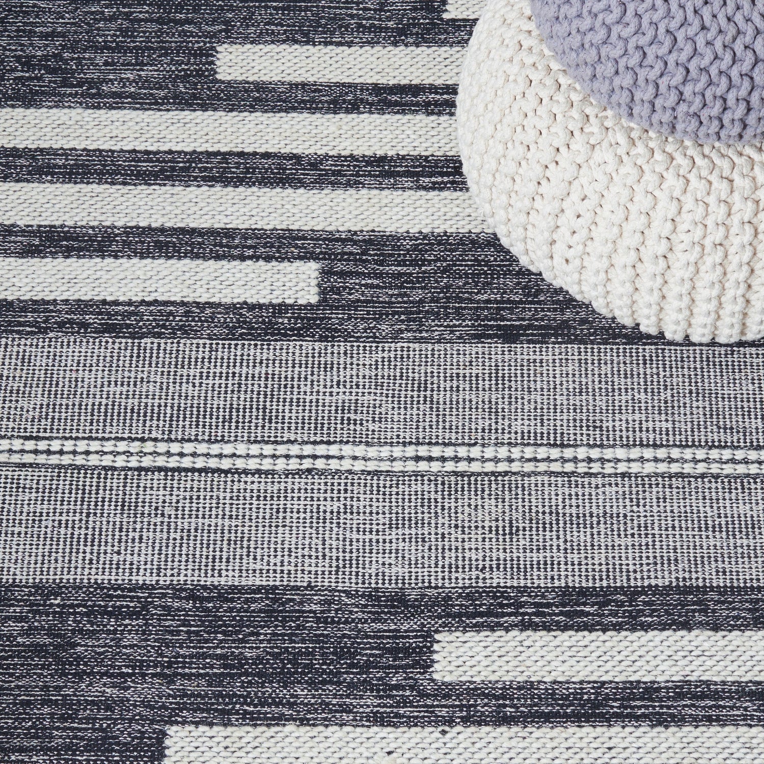 Safavieh Striped Kilim Stk506A Ivory/Black Rugs.