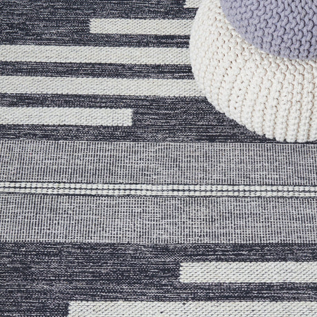 Safavieh Striped Kilim Stk506A Ivory/Black Rugs.
