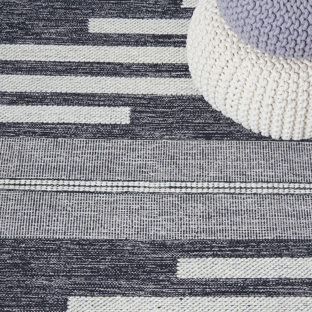 Safavieh Striped Kilim Stk506A Ivory/Black Rugs.