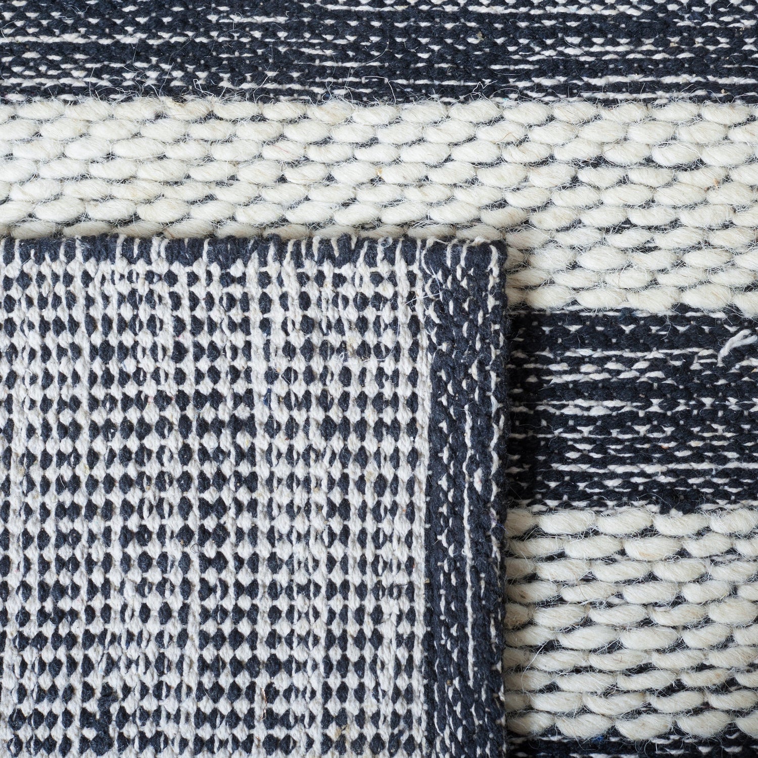 Safavieh Striped Kilim Stk506A Ivory/Black Rugs.