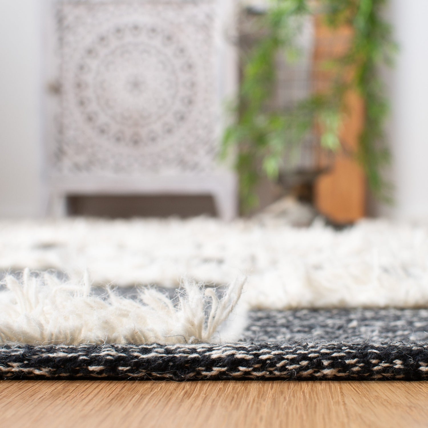 Safavieh Striped Kilim Stk508Z Black/Ivory Rugs.