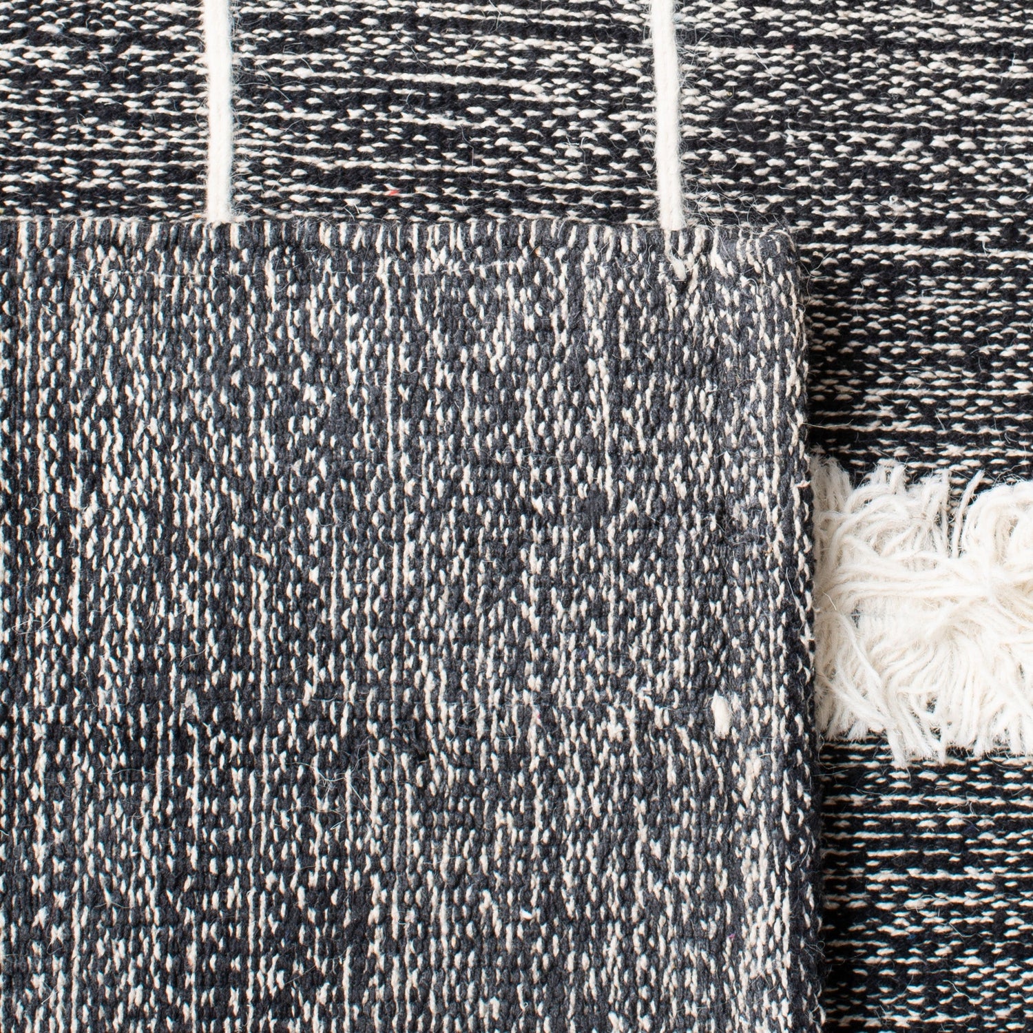 Safavieh Striped Kilim Stk508Z Black/Ivory Rugs.