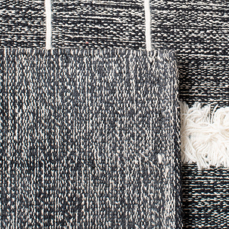 Safavieh Striped Kilim Stk508Z Black/Ivory Rugs.