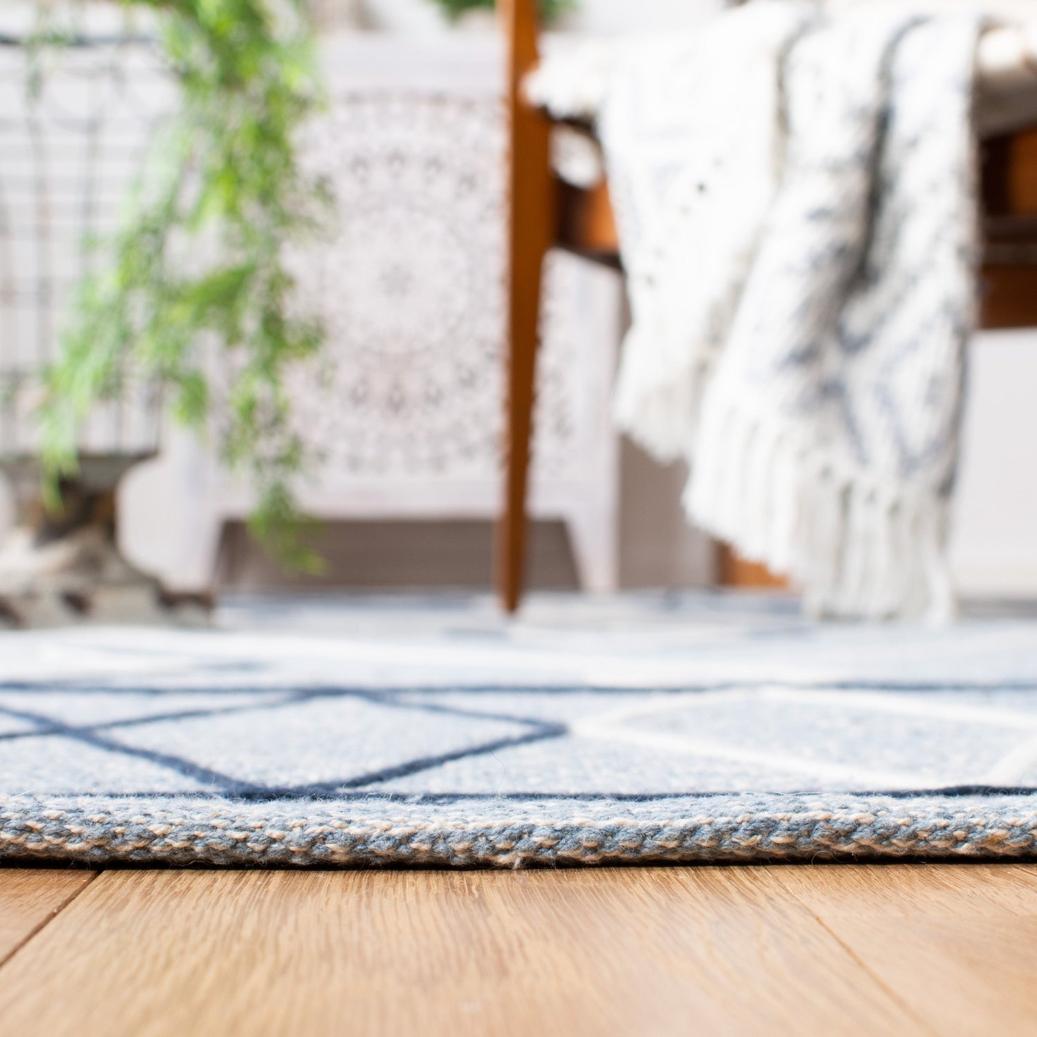 Safavieh Striped Kilim Stk510M Light Blue/Ivory Rugs.