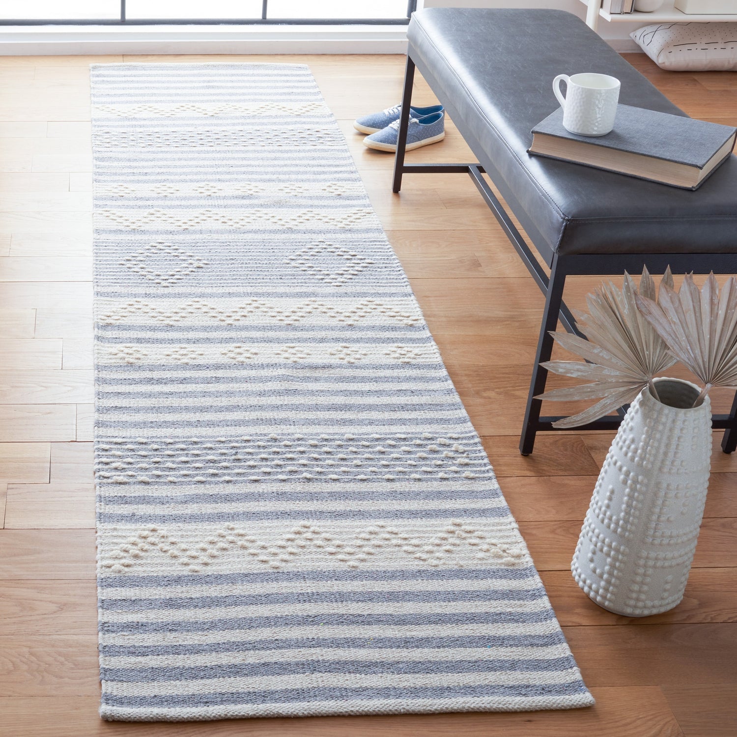 Safavieh Striped Kilim Stk511G Silver/Ivory Rugs.