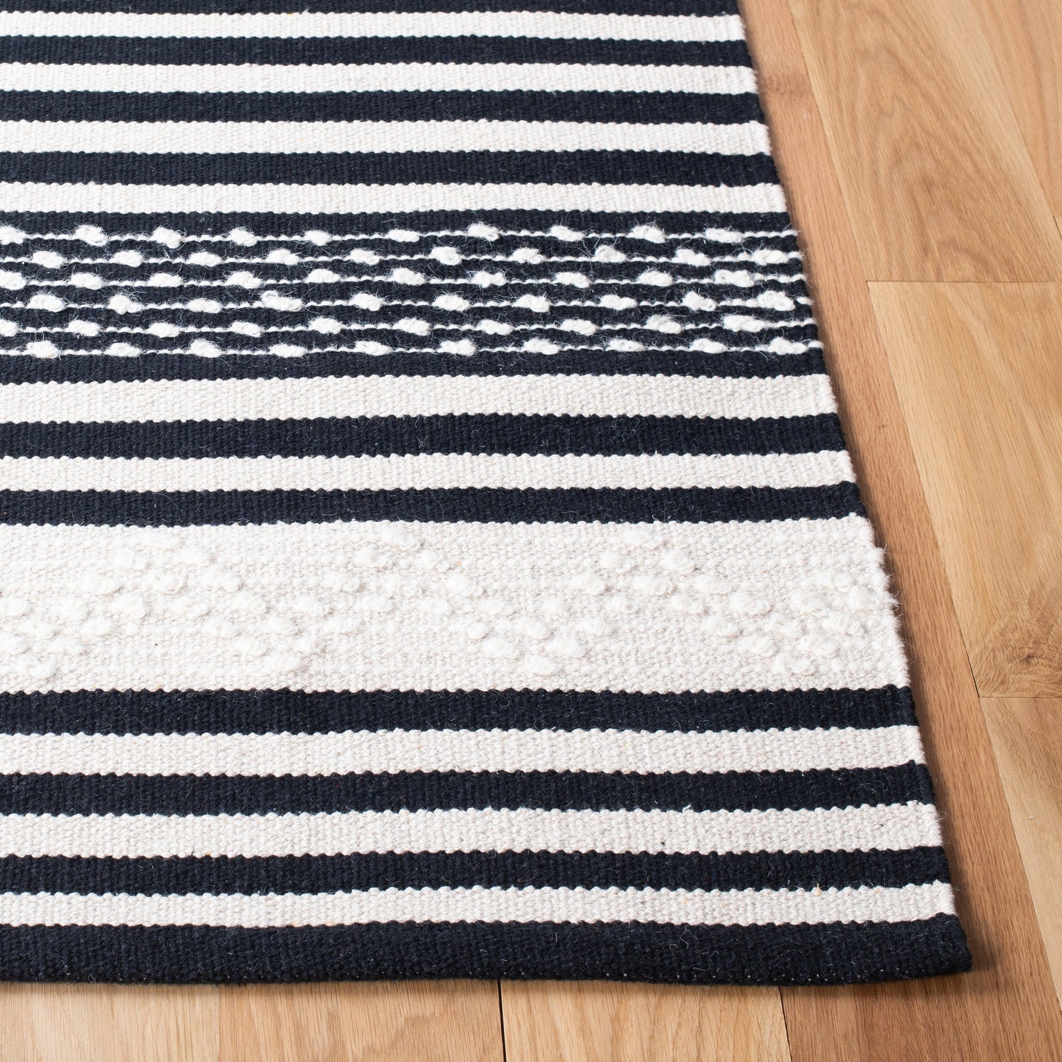 Safavieh Striped Kilim Stk511Z Black/Ivory Rugs.