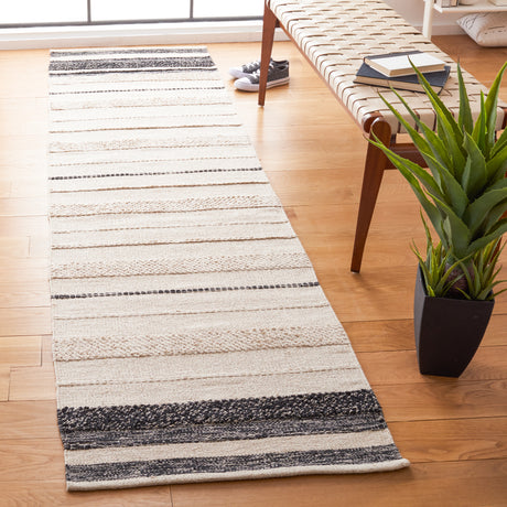Safavieh Striped Kilim Stk512A Ivory/Black Rugs.