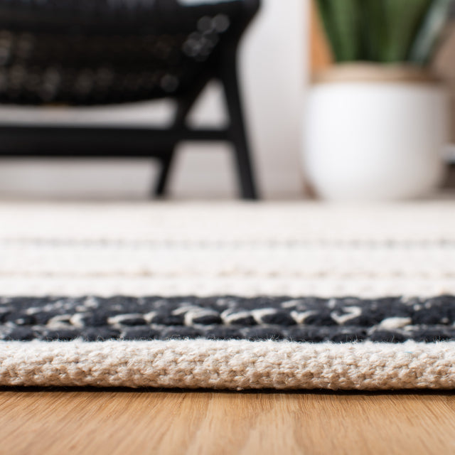 Safavieh Striped Kilim Stk512A Ivory/Black Rugs.