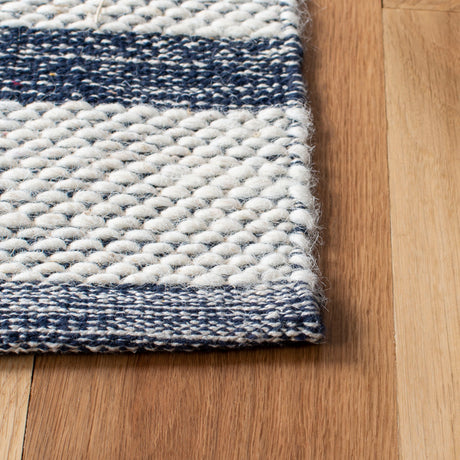 Safavieh Striped Kilim Stk514N Navy/Ivory Rugs.