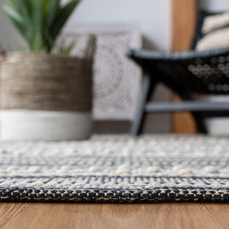 Safavieh Striped Kilim Stk516Z Black/Ivory Rugs.