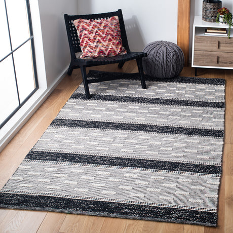 Safavieh Striped Kilim Stk518Z Black/Ivory Rugs.