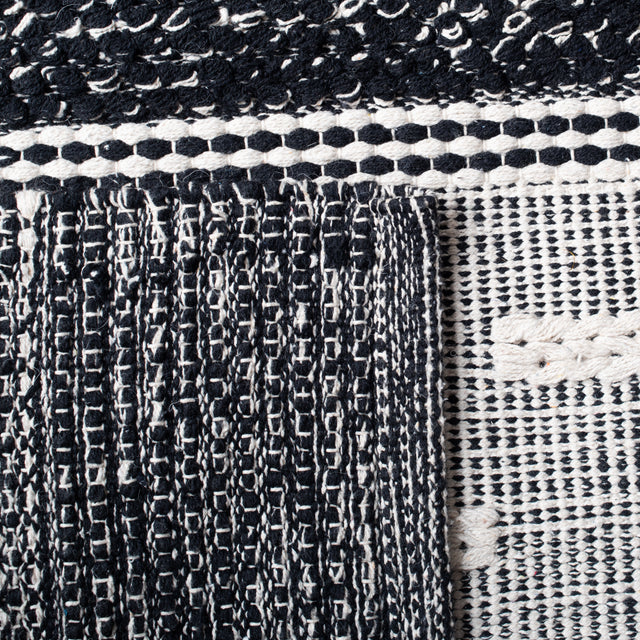 Safavieh Striped Kilim Stk518Z Black/Ivory Rugs.