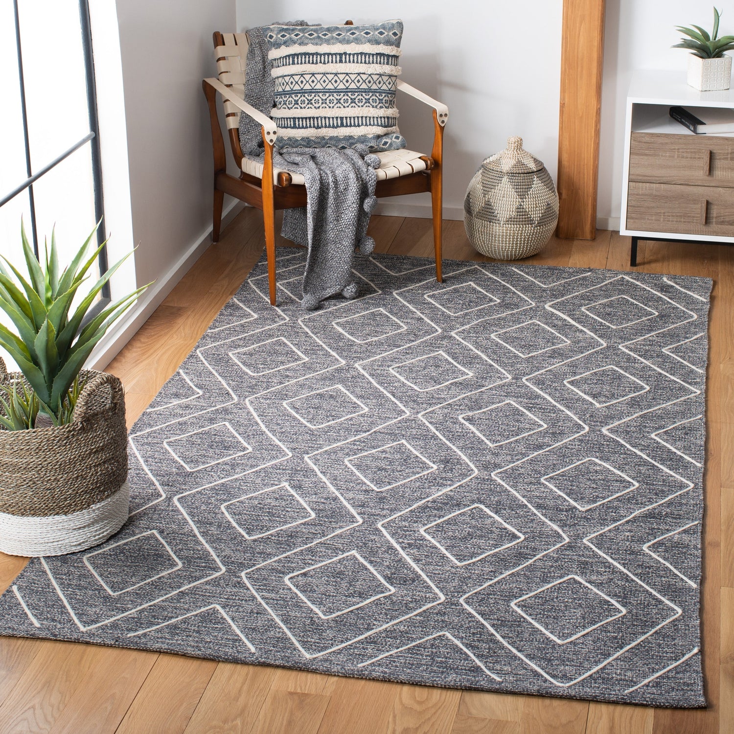 Safavieh Striped Kilim Stk520H Dark Grey Rugs.