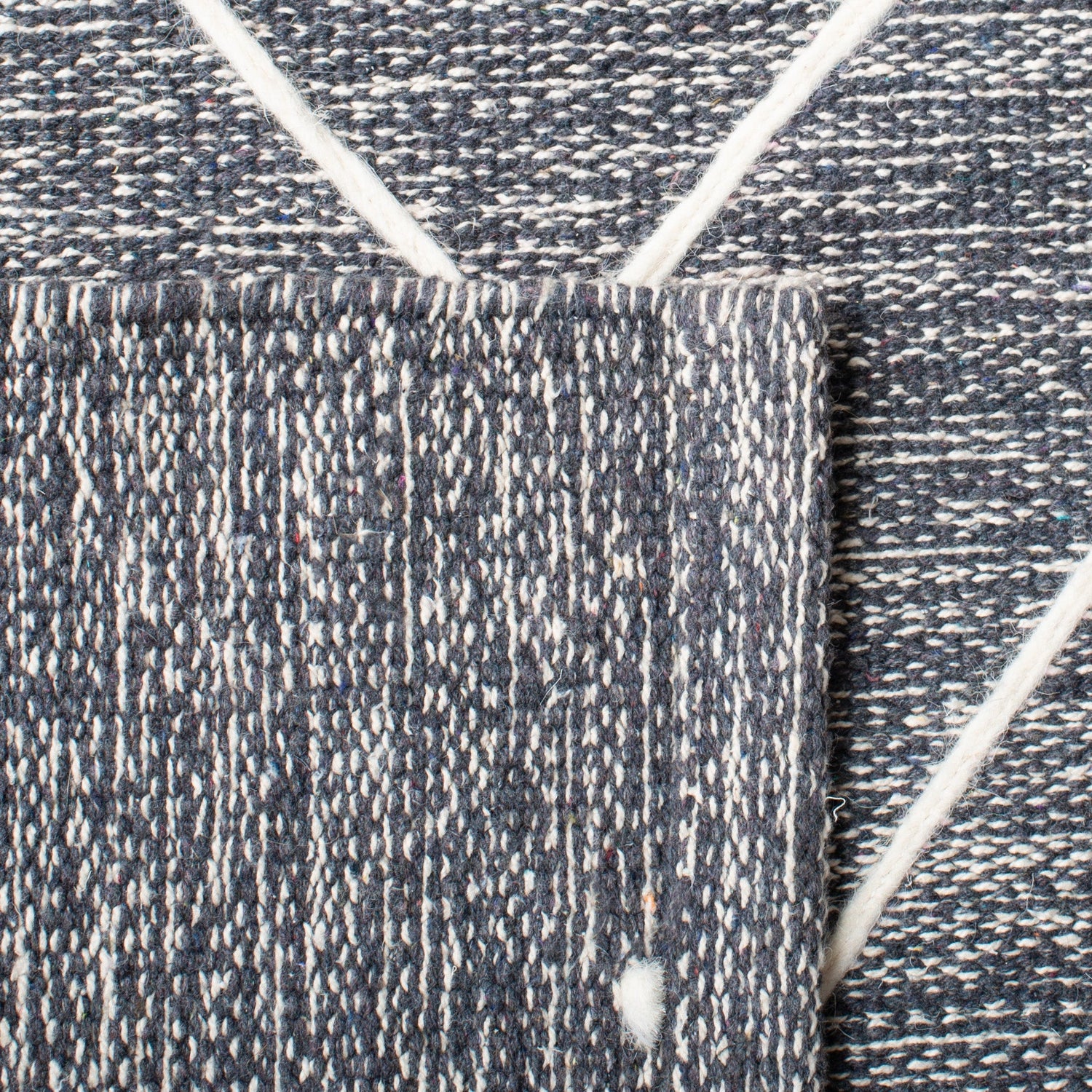 Safavieh Striped Kilim Stk520H Dark Grey Rugs.