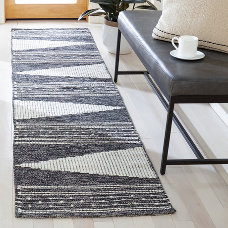 Safavieh Striped Kilim Stk521Z Black/Ivory Rugs.