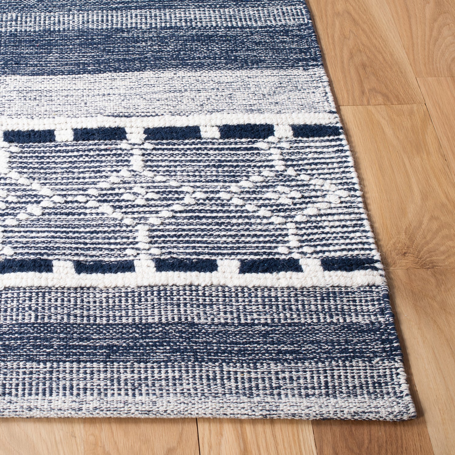 Safavieh Striped Kilim Stk522N Navy/Ivory Rugs.