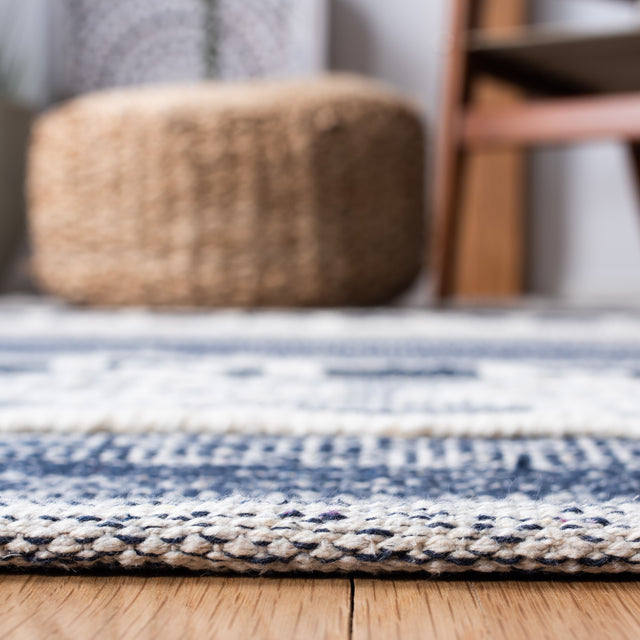 Safavieh Striped Kilim Stk522N Navy/Ivory Rugs.