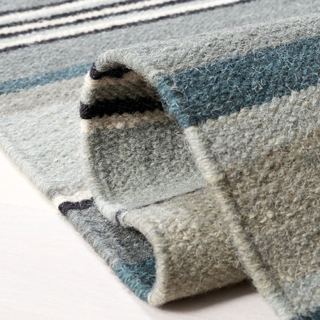 Safavieh Striped Kilim Stk601F Grey Rugs.