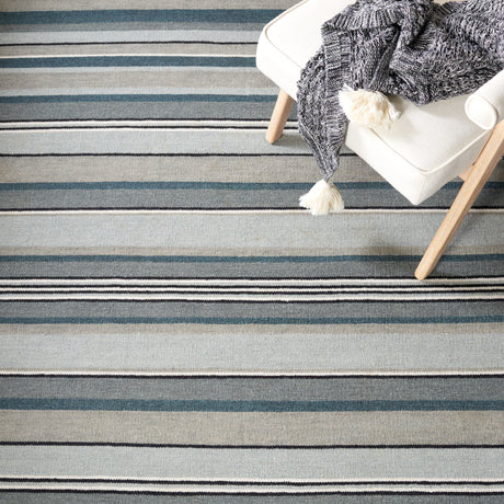 Safavieh Striped Kilim Stk601F Grey Rugs.
