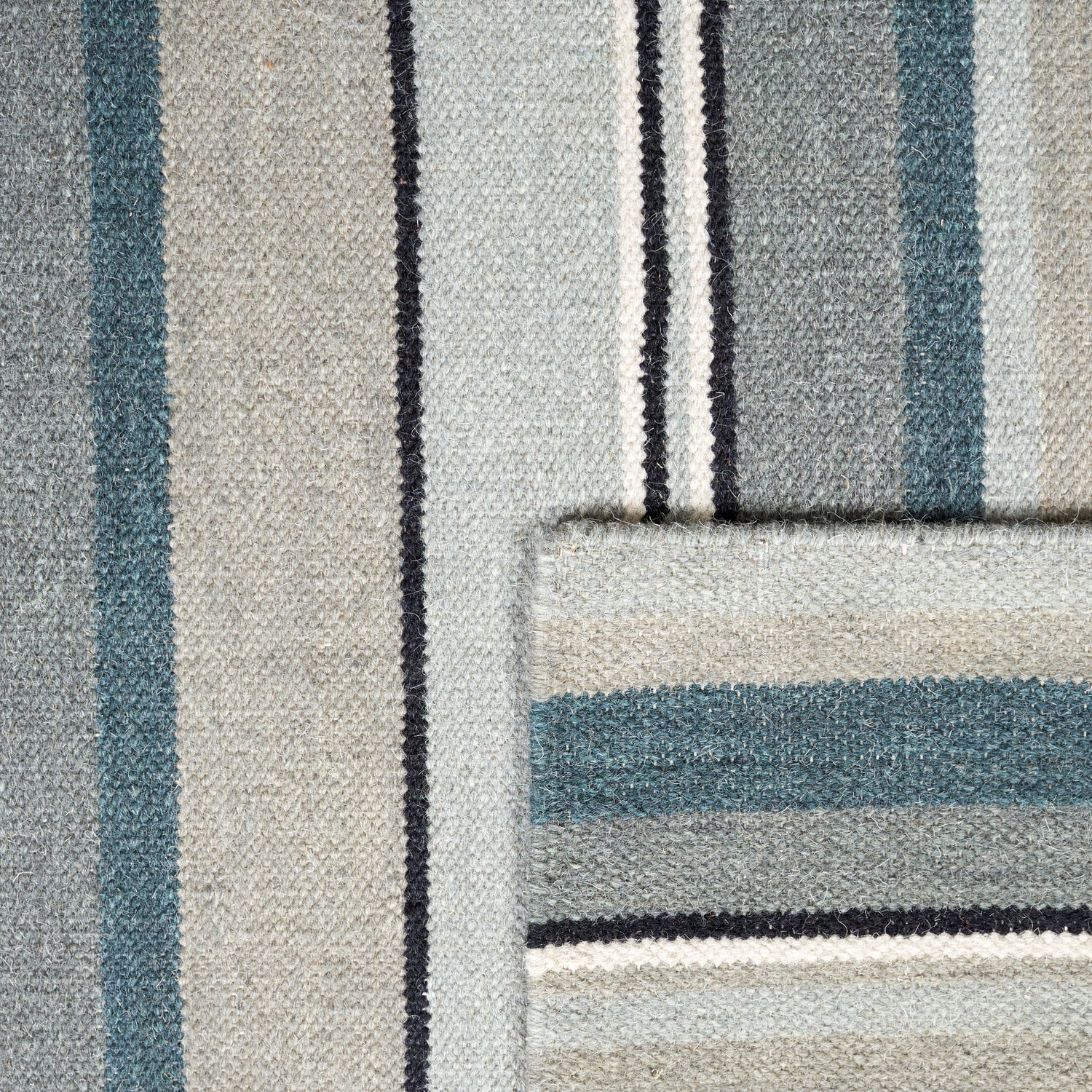 Safavieh Striped Kilim Stk601F Grey Rugs.