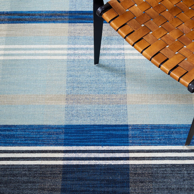 Safavieh Striped Kilim Stk703N Navy/Charcoal Rug.