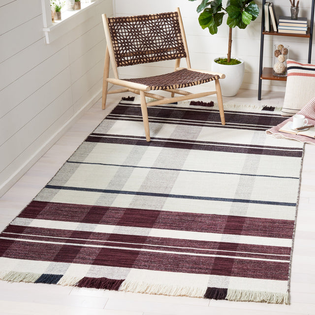 Safavieh Striped Kilim Stk705A Ivory/Grey Rug.