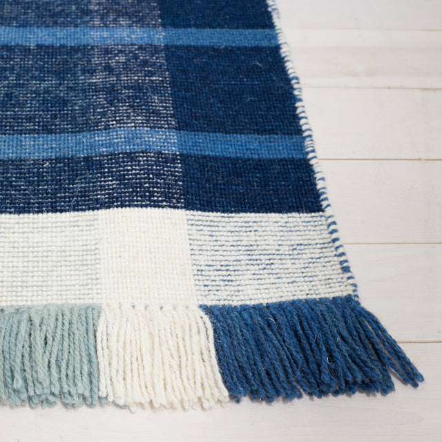 Safavieh Striped Kilim Stk707M Blue/Beige Rug.