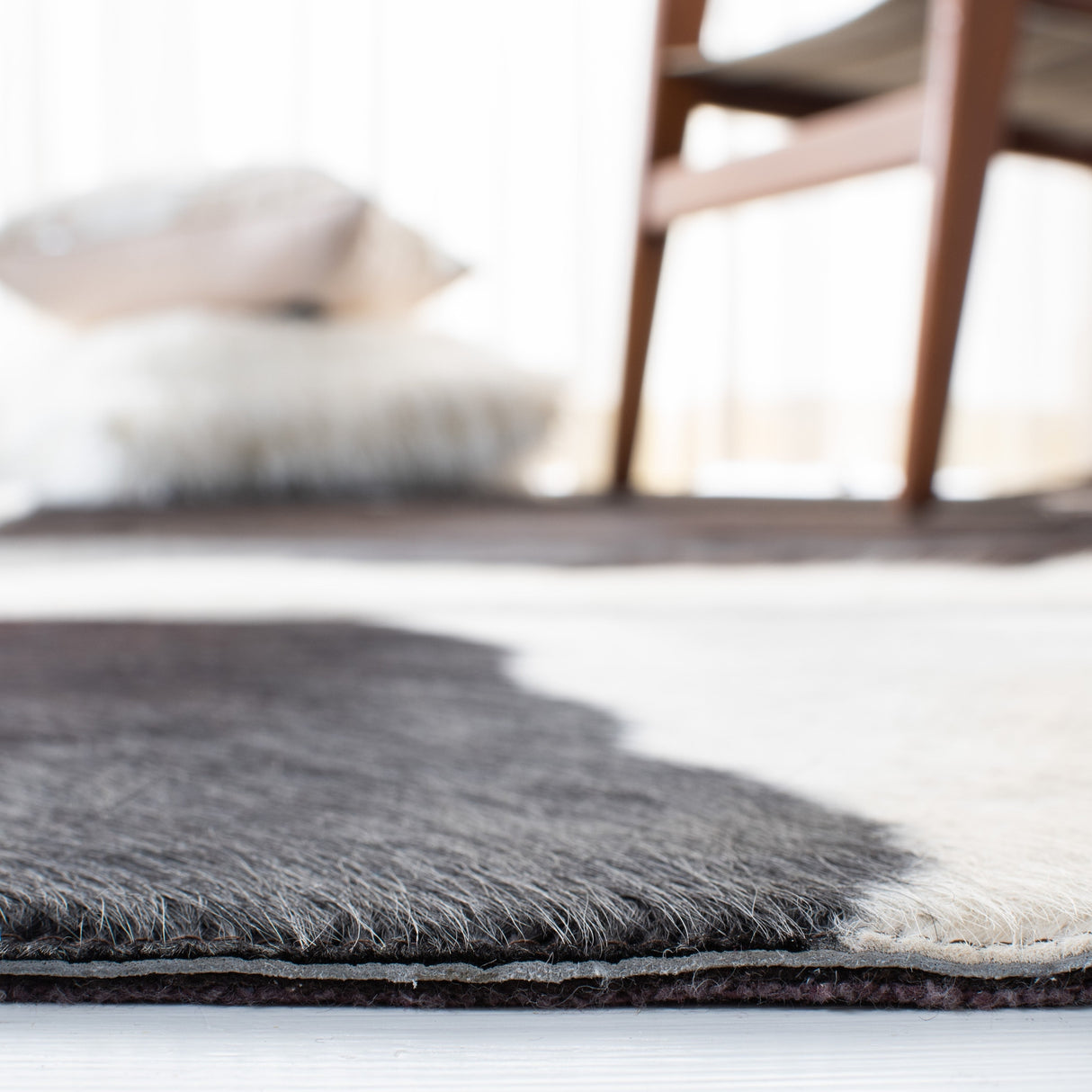 Safavieh Studio Leather Stl184T Dark Brown/Ivory Rugs.