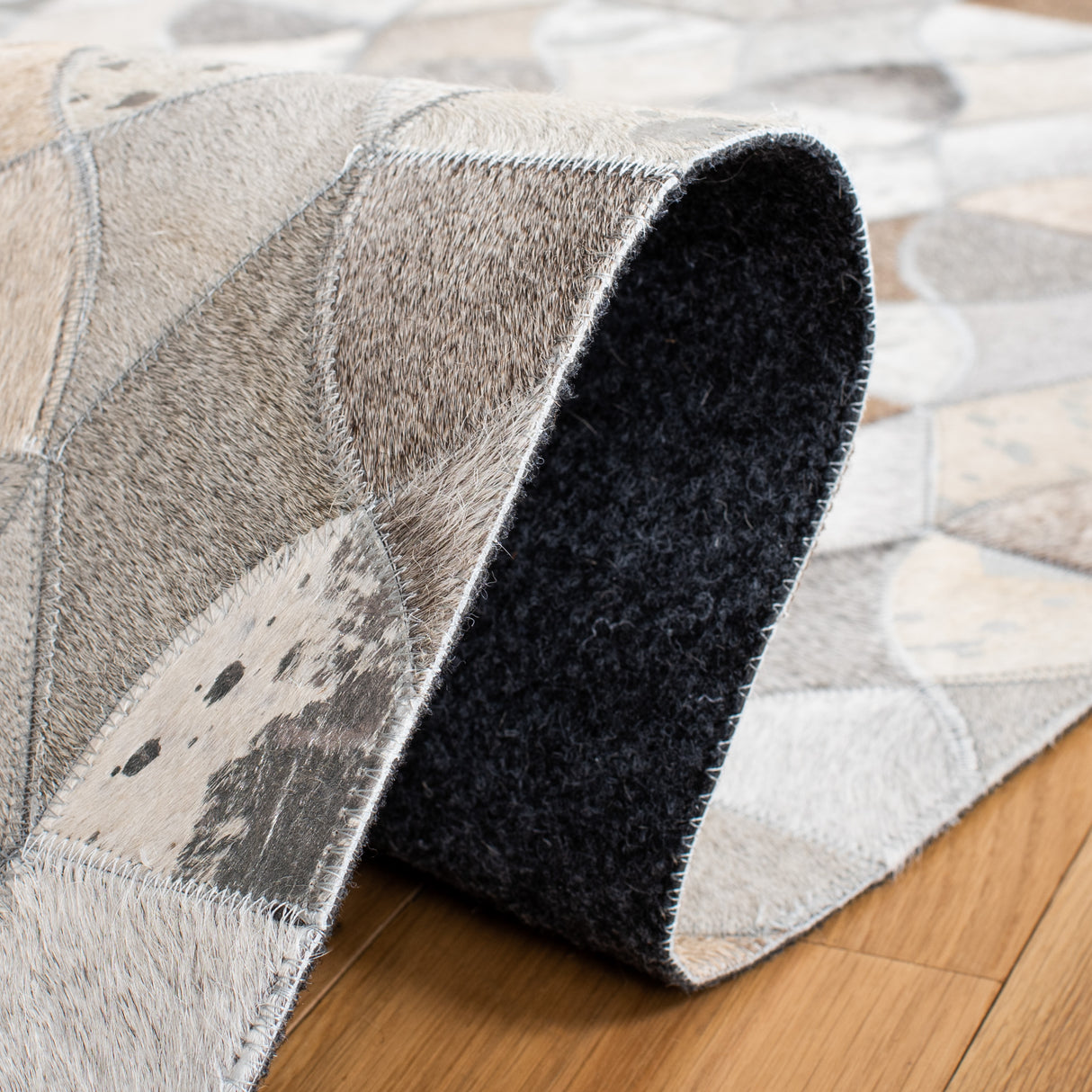 Safavieh Studio Leather Stl231F Ivory/Grey Rugs.