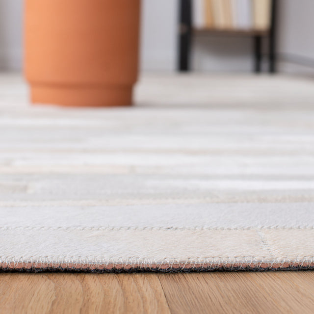 Safavieh Studio Leather Stl804A Ivory/Light Grey Rug.