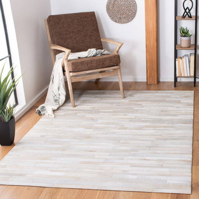 Safavieh Studio Leather Stl804A Ivory/Light Grey Rug.