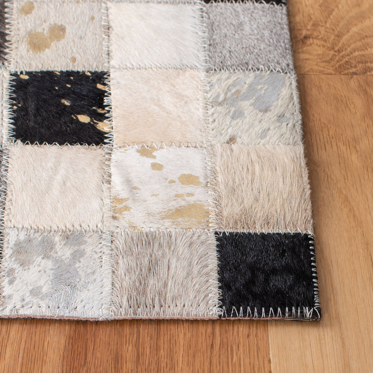 Safavieh Studio Leather Stl810A Ivory/Black Rugs.