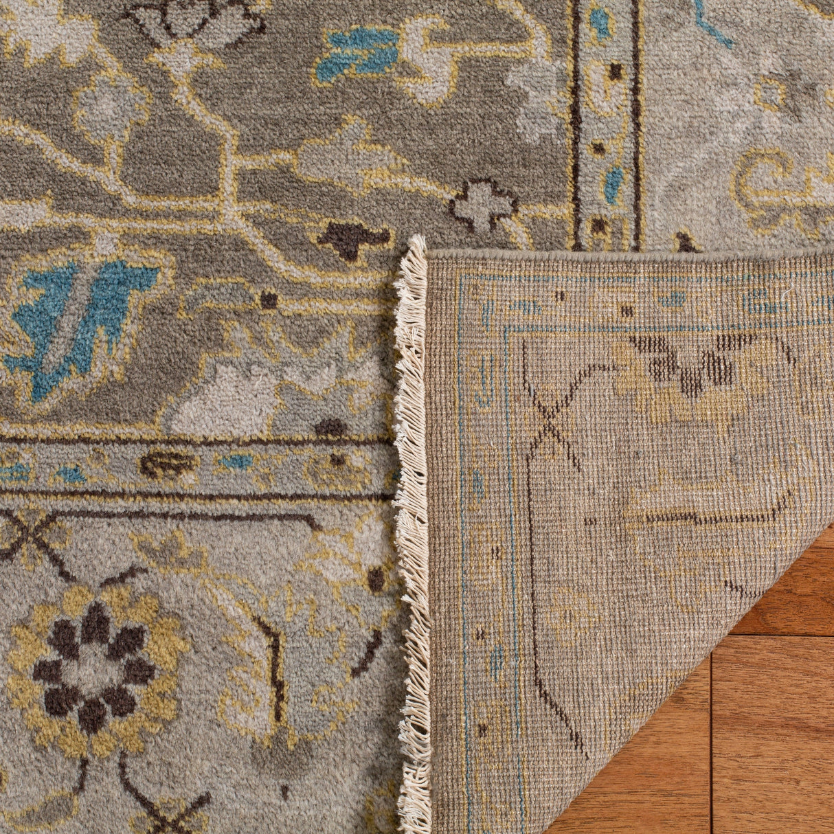 Safavieh Sultanabad Sul1078A Grey Rug.