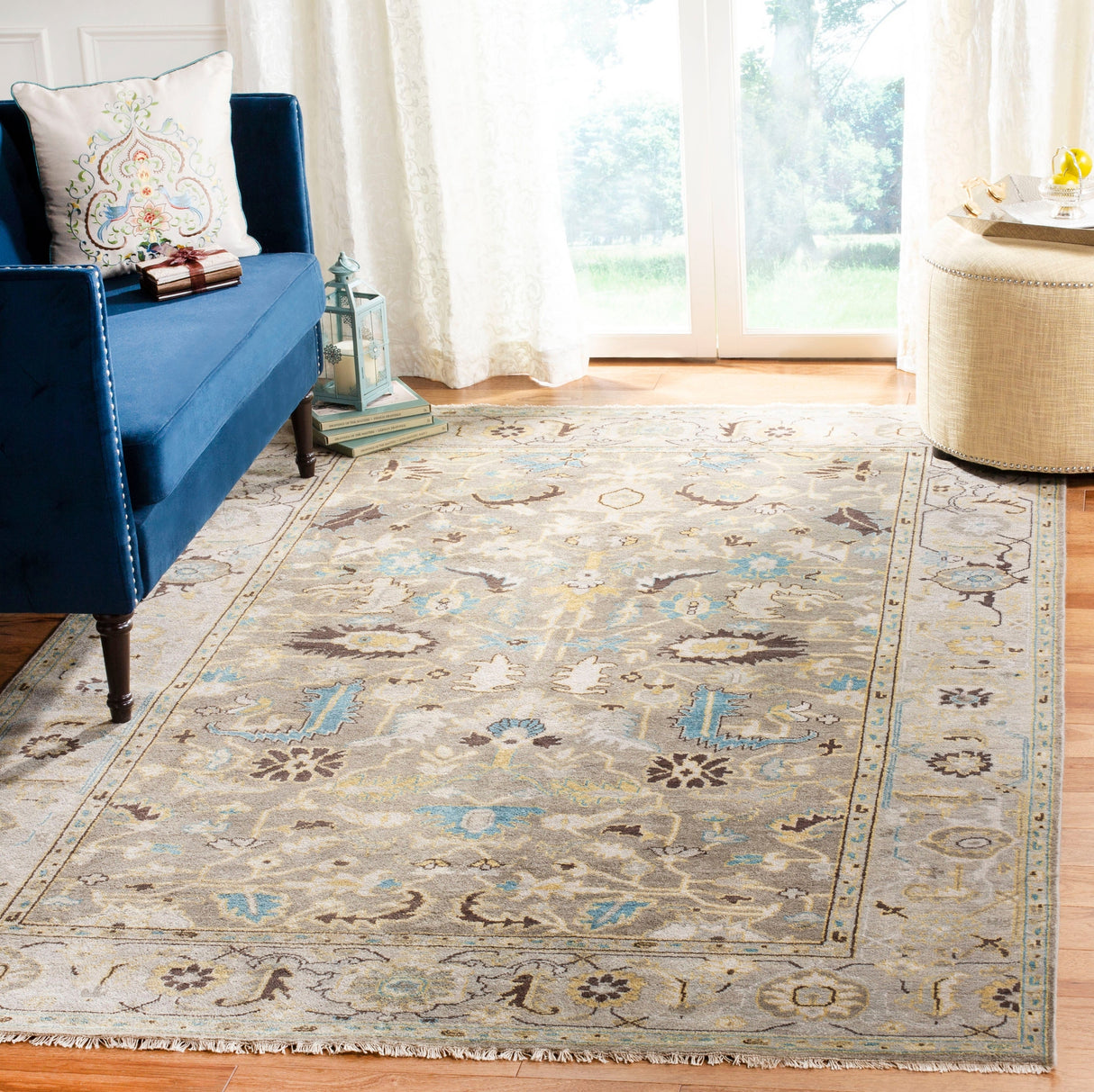 Safavieh Sultanabad Sul1078A Grey Rug.