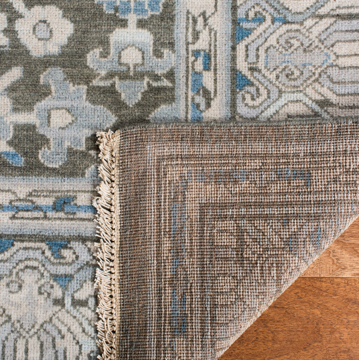 Safavieh Sultanabad Sul1080A Blue/Charcoal Rug.