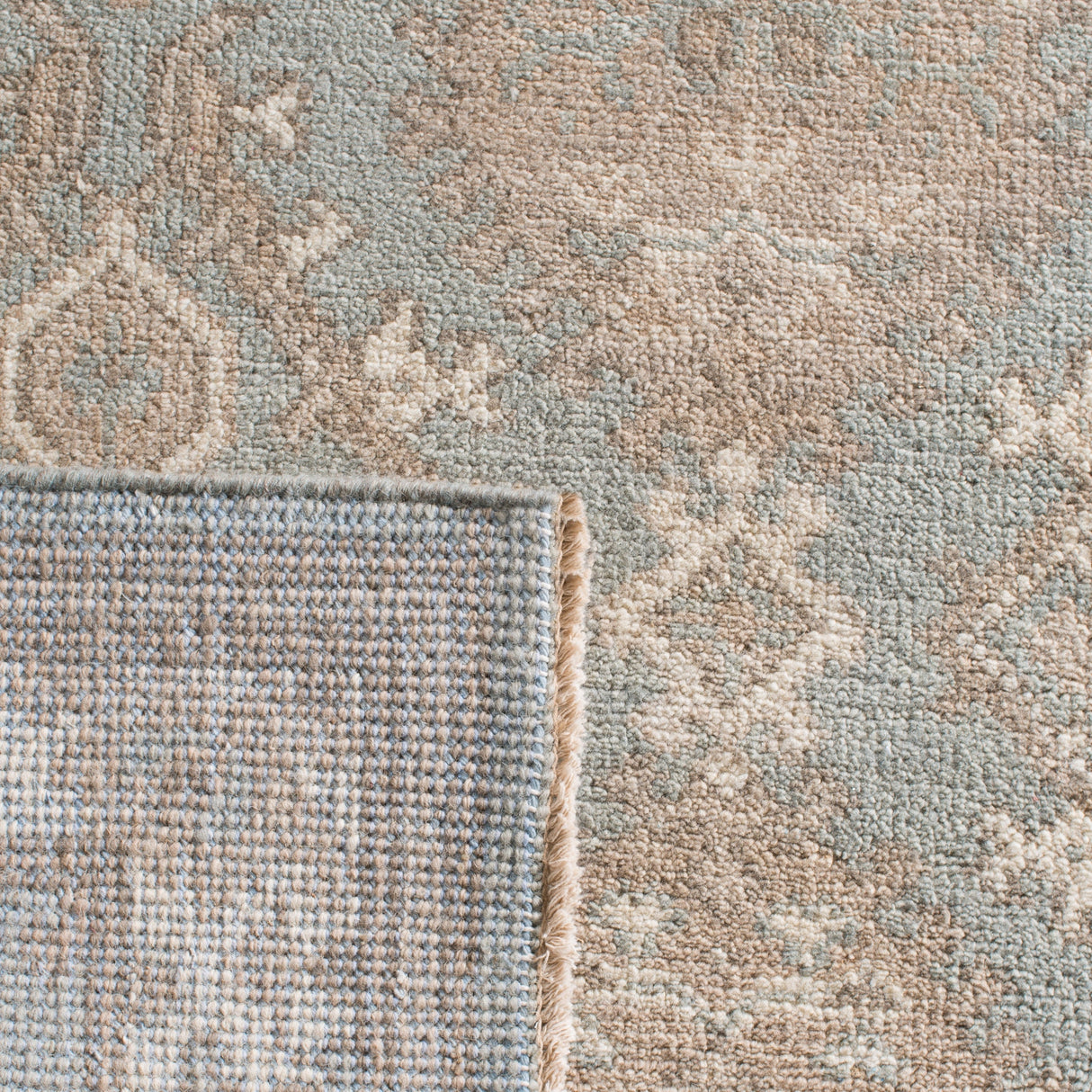 Safavieh Sivas Svs170A Light Blue/Ivory Rug.