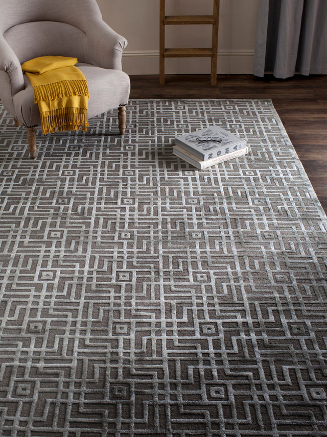 Safavieh Tibetan Tb426A Taupe Rug.