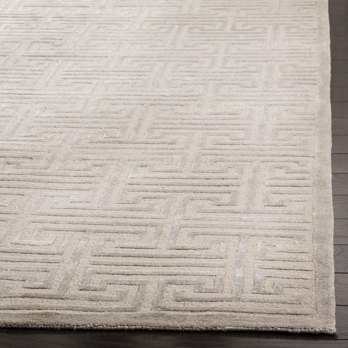 Safavieh Tibetan Tb427D Grey Rug.