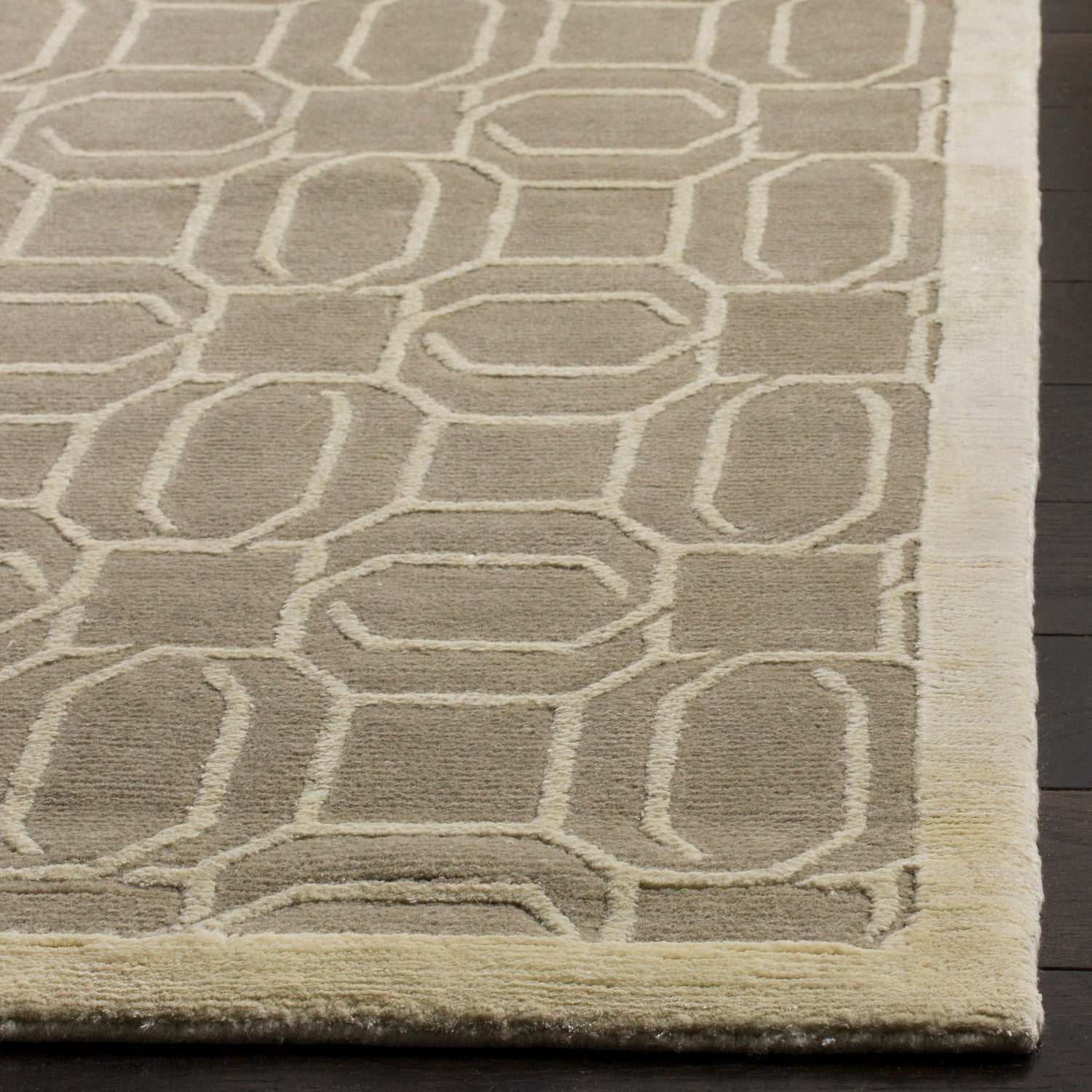 Safavieh Tibetan Tb834C Mint Rug.