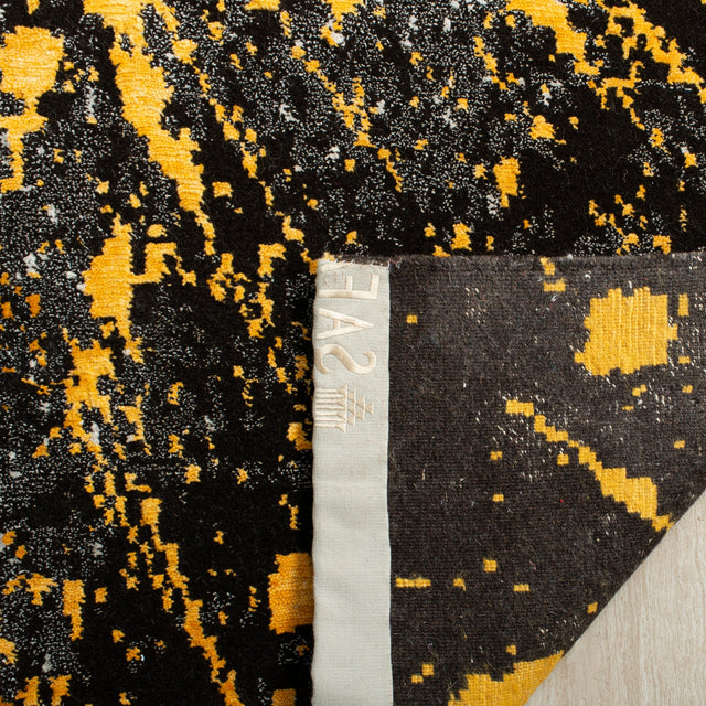 Safavieh Tibetan Tb927B Gold/Black Rugs.