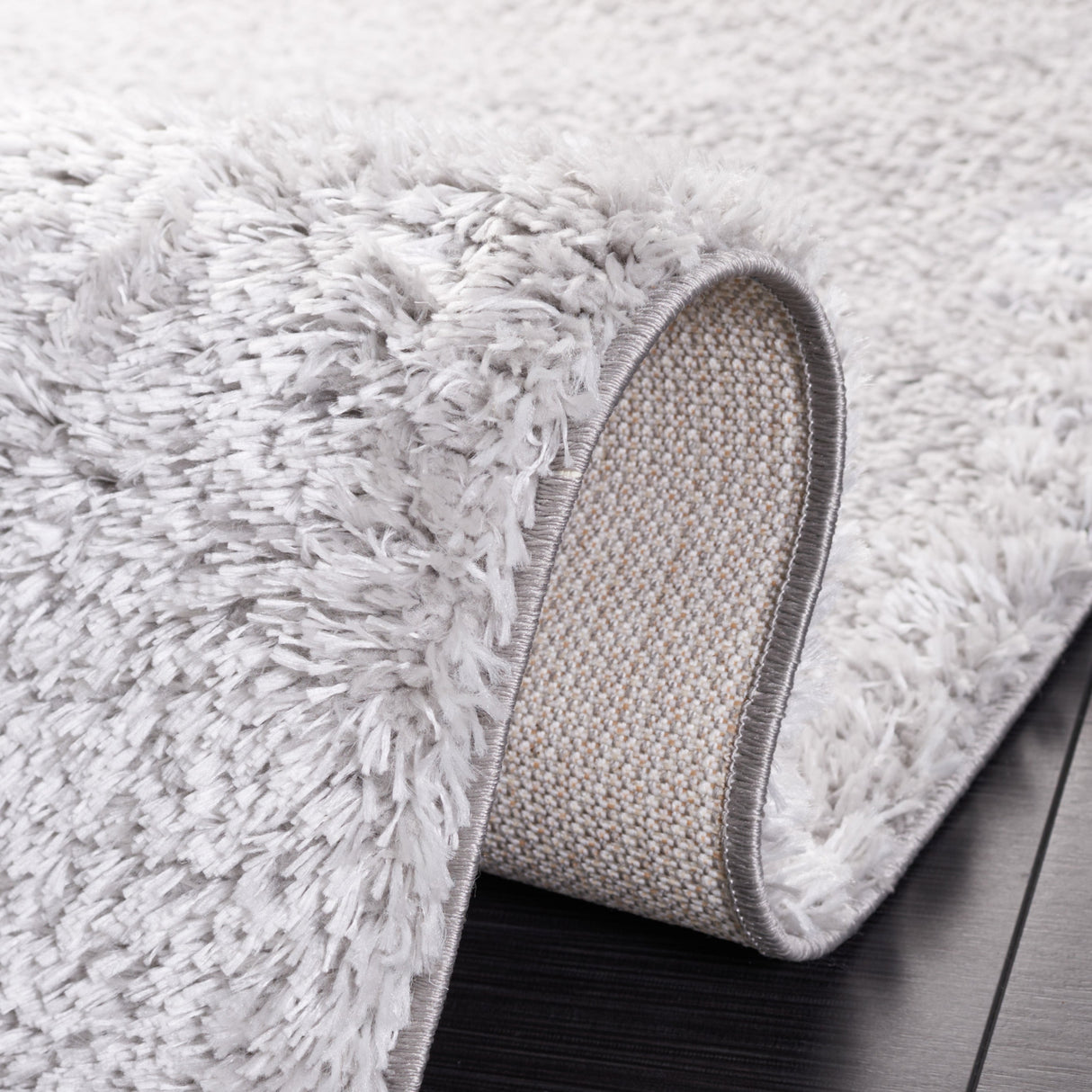 Safavieh Tahoe Shag Tho670F Light Grey Rug.