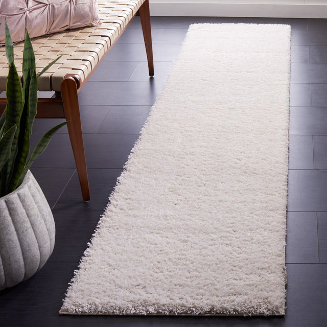 Safavieh Tahoe Shag Tho670G Silver Rug.