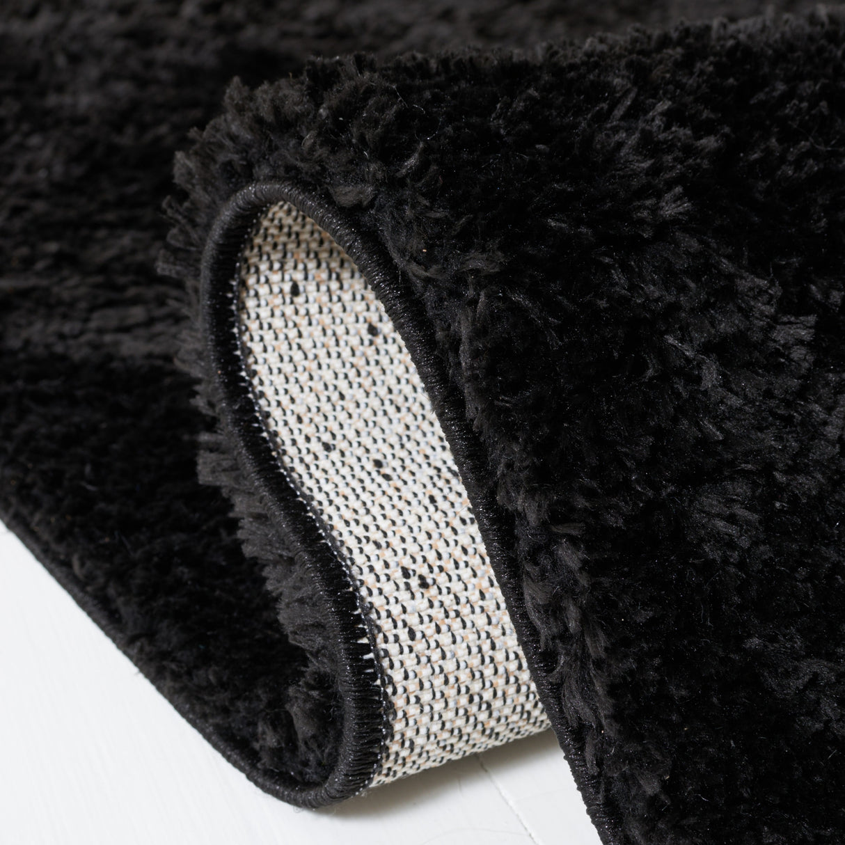 Safavieh Tahoe Shag Tho670Z Black Rug.