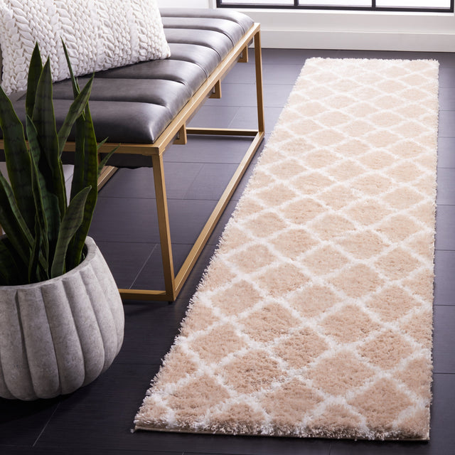 Safavieh Tahoe Shag Tho675B Beige/White Rug.