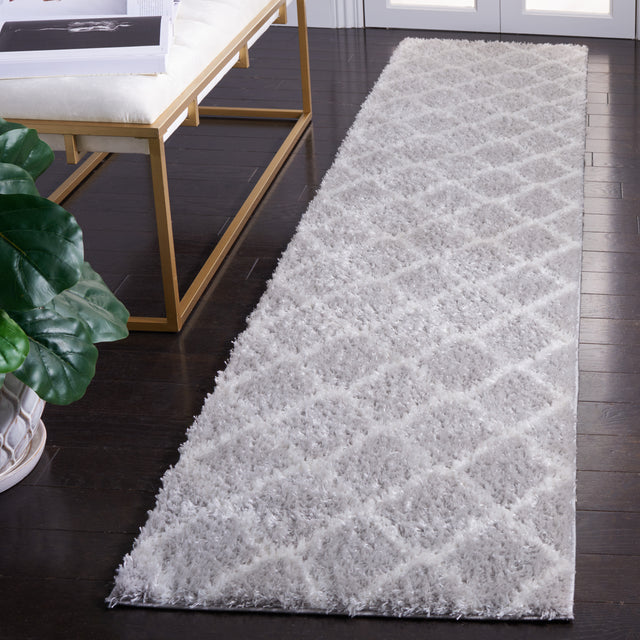 Safavieh Tahoe Shag Tho675H Light Grey/White Rug.