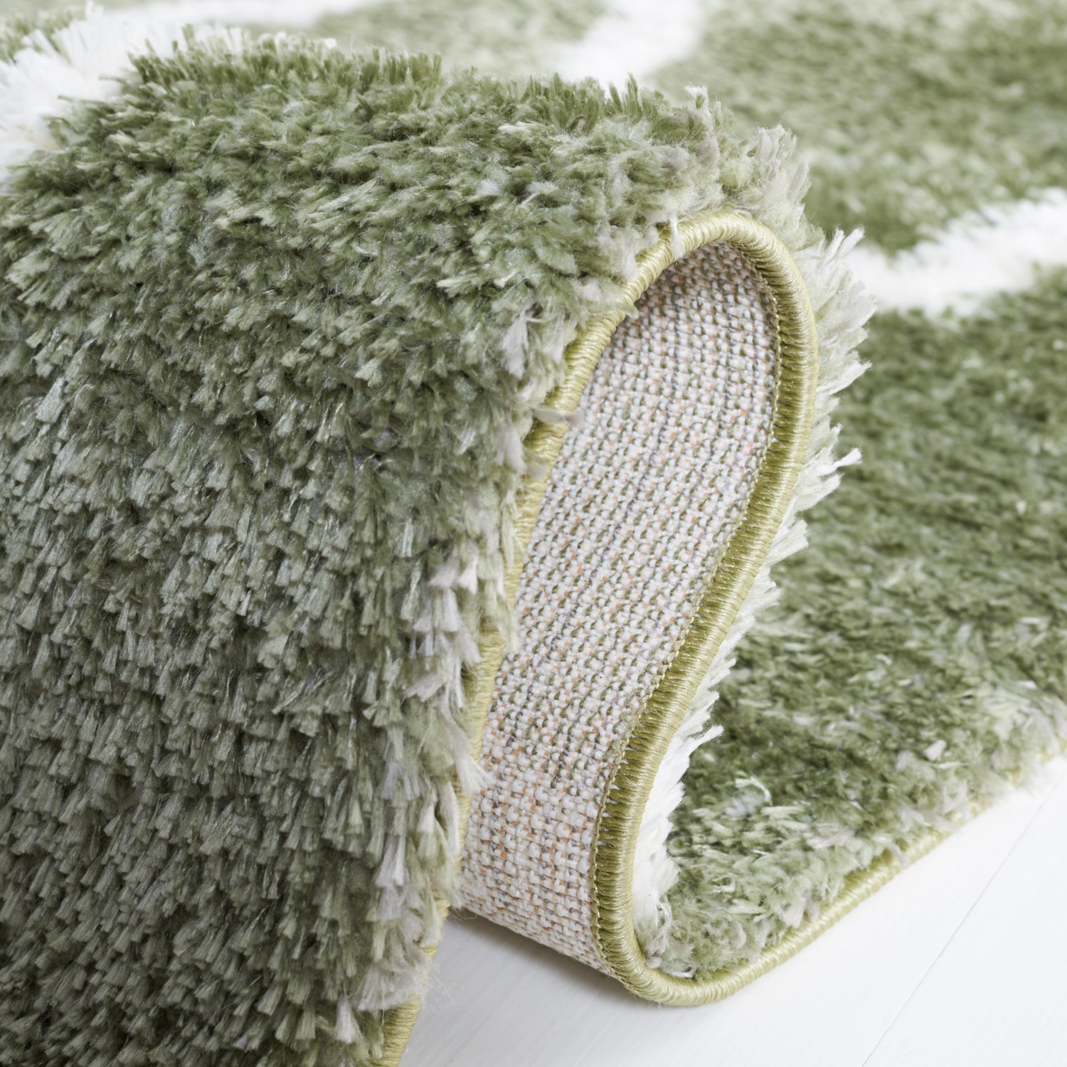 Safavieh Tahoe Shag Tho675W Sage/White Rug.
